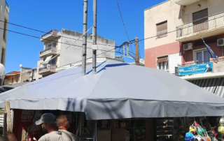 Τοποθέτηση τέντας σε περίπτερο