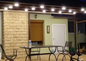 Άψογος φωτισμός της πέργκολας