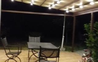 Άψογος φωτισμός της πέργκολας