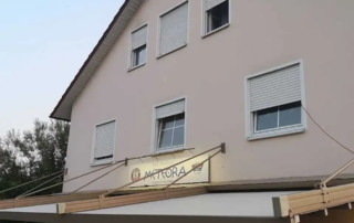 Κρεμαστή Περγολα PRO150 στο Restaurant meteora