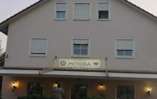 Κρεμαστή Περγολα PRO150 στο Restaurant meteora