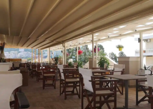 Τοποθέτηση τέντας στο Hotel Artemision