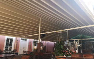 Κατασκευή Δύριχτης πέργκολας pro150, διαστάσεων 19,00x10,00 σε χρώμα Εκρού.