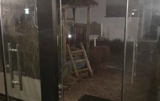 topothetisi-pergkolas-sto-restaurant-santorini-8-a