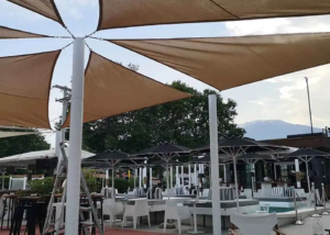 Κατασκευή με Εφελκυομενα τρίγωνα στο Platon Lemonopoulos at LE MOON