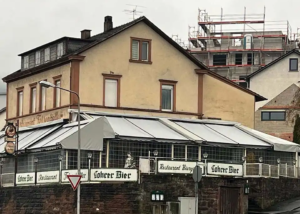 Αντικατάσταση υφασμάτων τεντών στην Γερμανια