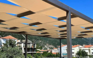 Κατασκευή χώρου σκίασης με ύφασμα και σίδερο