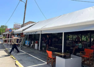 Κατασκευή υφασμάτινης τέντας σε χρώμα γκρί