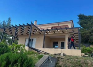 Κατασκευή παραδοσιακής περγολας από αλουμίνιο και ύφασμα