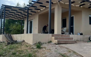 Κατασκευή παραδοσιακής περγολας από αλουμίνιο και ύφασμα