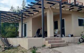 Κατασκευή παραδοσιακής περγολας από αλουμίνιο και ύφασμα